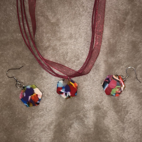 Burgundy/Multicolor Necklace Set - Picture 2 of 3